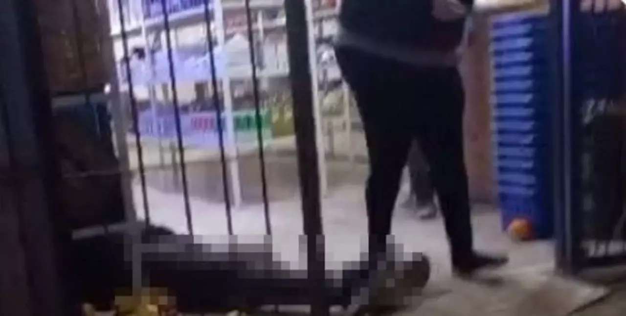 Una persona muerta y otras dos heridas tras un ataque a tiros en un supermercado de Moreno