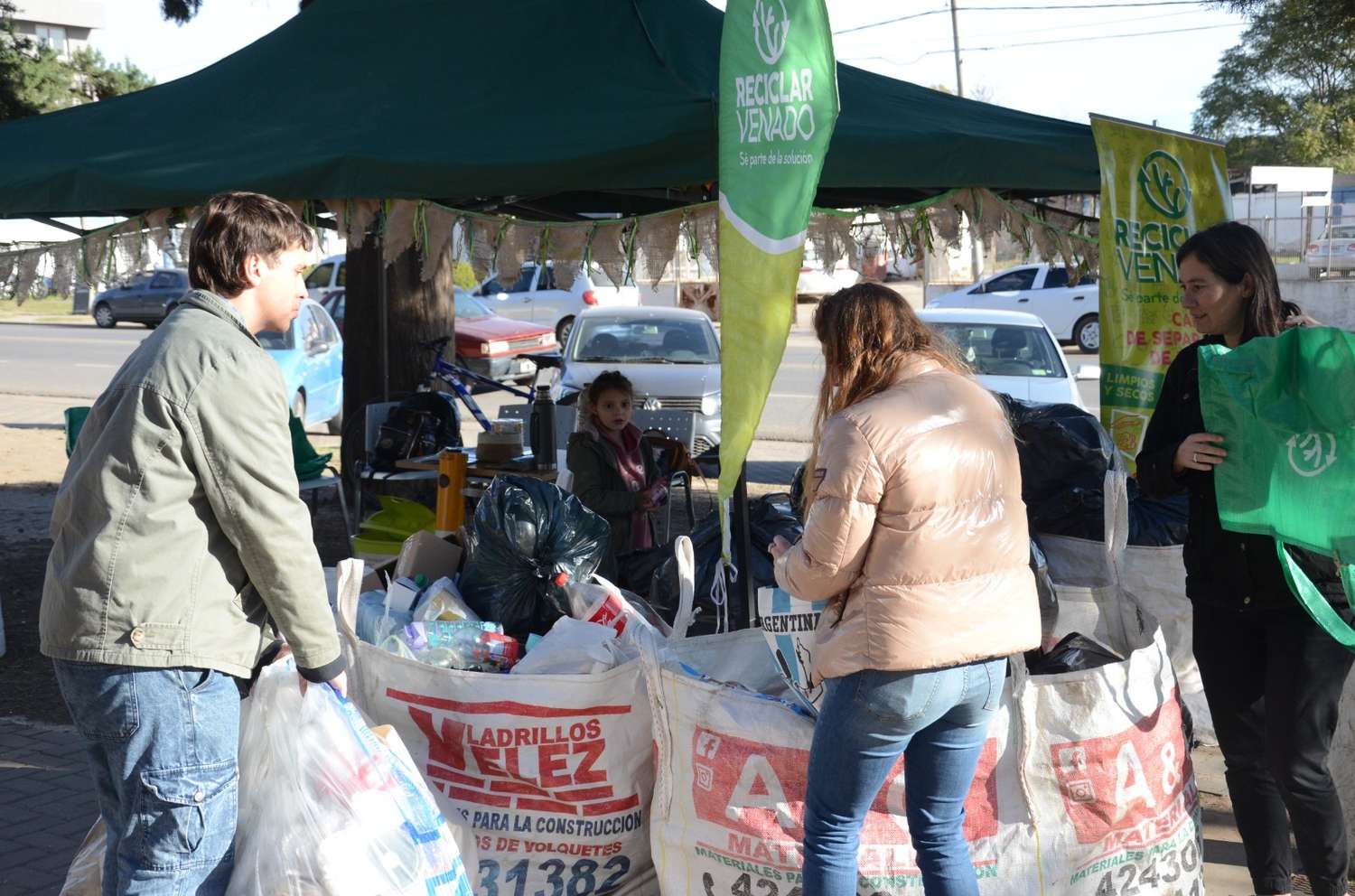 Jornada de canje de reciclables por Ecotachos en el Parque Municipal