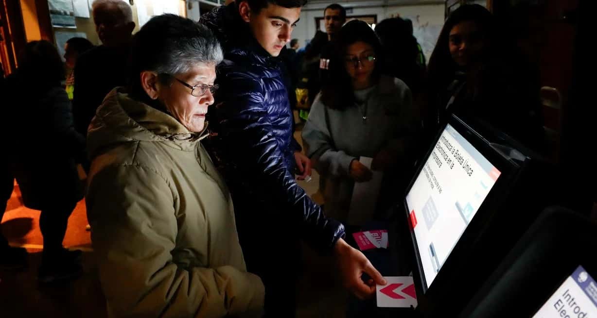 La ciudad de Buenos Aires anunció que no utilizará el voto electrónico en octubre