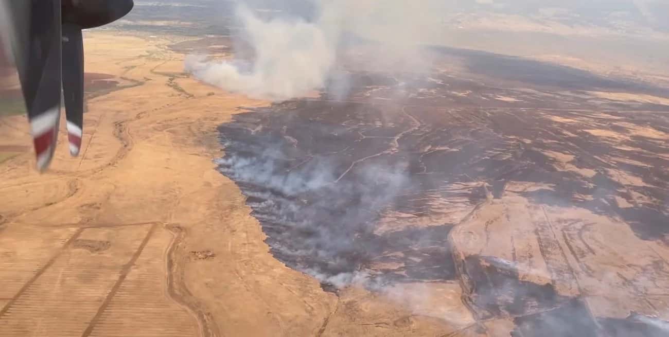 La imagen aérea muestra el desastre que provocó el fuego.