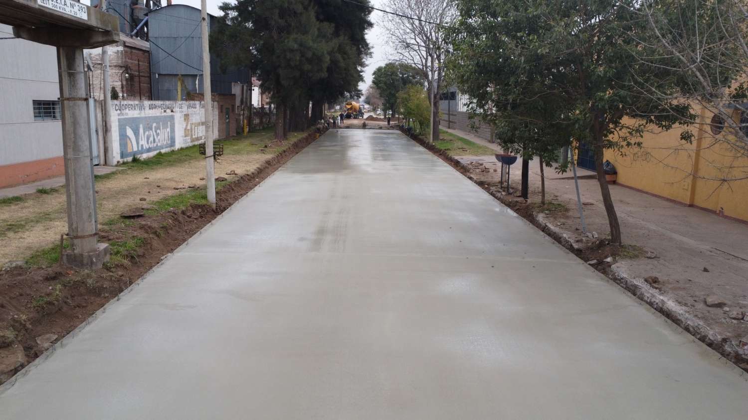 El gobierno municipal ejecuta una importante obra de pavimento en barrio Rivadavia
