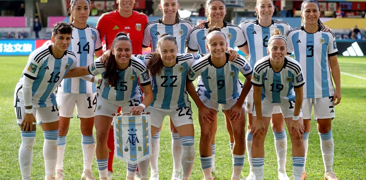Una de las formaciones de Argentina durante el Mundial femenino 2023. Foto: EFE/EPA/RITCHIE B. TONGO
