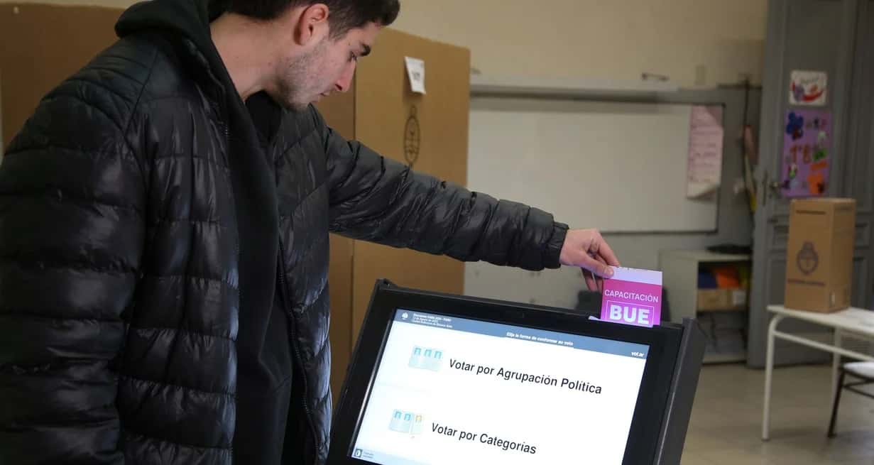 Tras las fallas, el Gobierno porteño anuló el voto electrónico