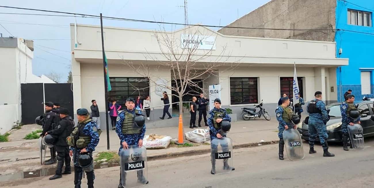 La Plata: 29 presos debieron ser trasladados tras serios incidentes en una comisaría