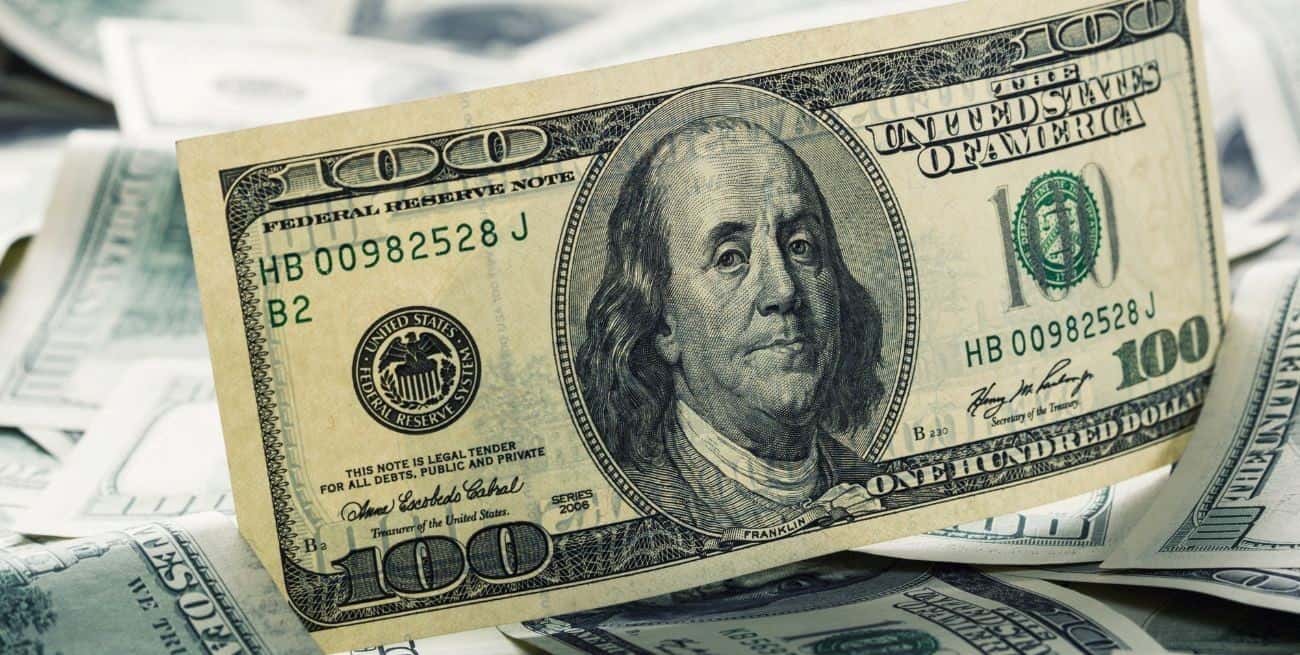Fuerte rebote del dólar blue antes de los anuncios económicos: a cuánto cerró