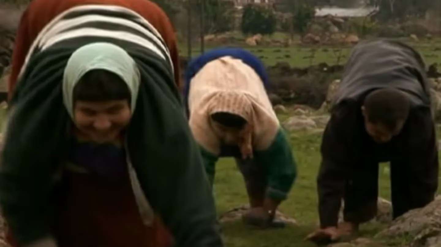 La insólita historia de la familia turca que camina en "cuatro patas". (Foto: 60 Minutes Australia)