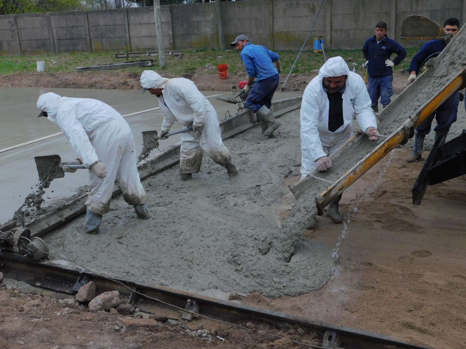 El gobierno municipal prepara el suelo para nuevas pavimentaciones