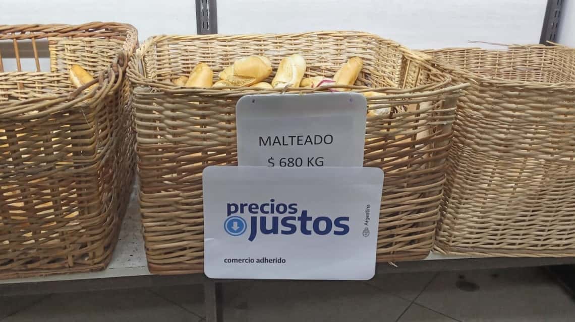 La provincia busca acordar un precio de referencia para el pan