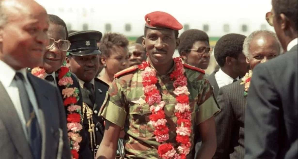Thomas Sankara en 1986. Ex piloto de combate de habla francesa, durante su gobierno tuvo una serie de iniciativas originales que contribuyeron a su popularidad y atrajeron la atención mediática internacional. Archivo El Litoral