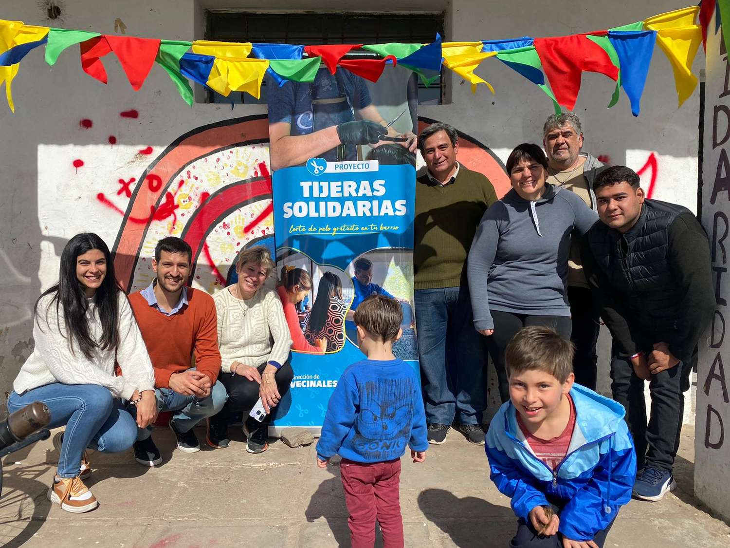 Las “Tijeras Solidarias” vuelven al barrio Malvinas Argentinas