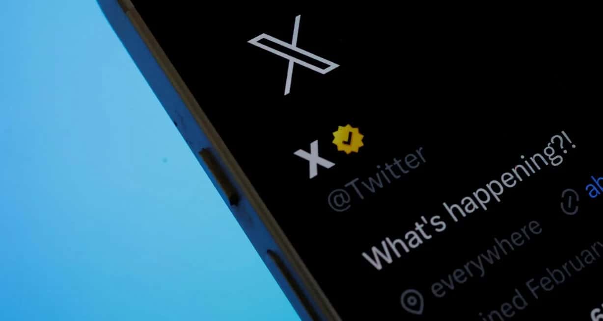 X, el nuevo logo y nombre de Twitter que generó polémica. Crédito: Clodagh Kilcoyne / Reuters