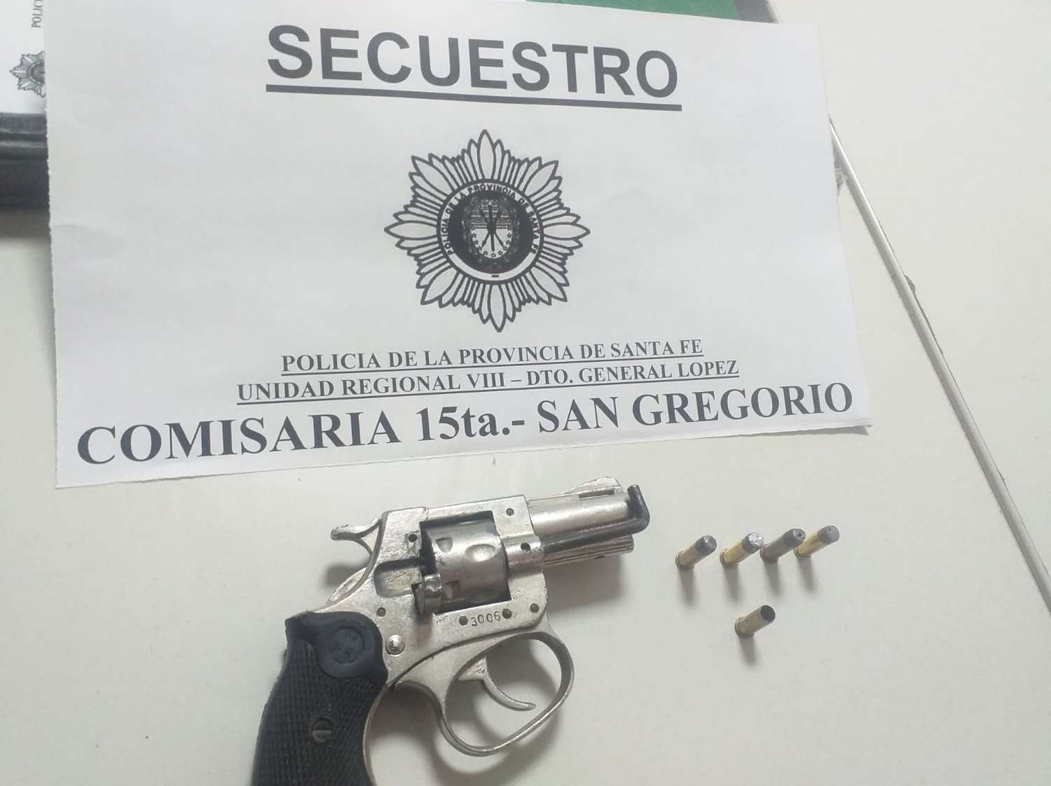 San Gregorio: hallaron un arma de fuego cargada en la vía pública