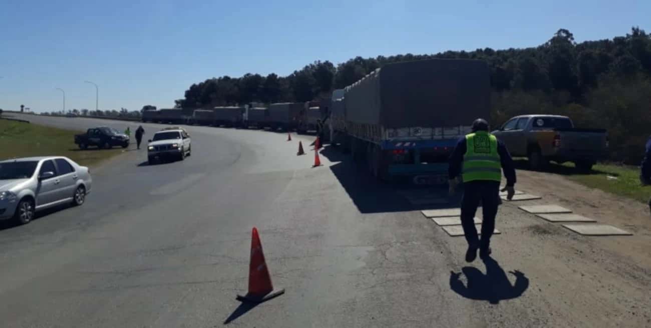 Detectaron excesos de carga por más de 100 toneladas en la Autopista Santa Fe - Rosario