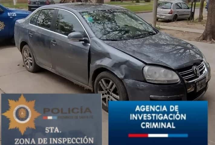 El Volkswagen Vento tenía pedido de secuestro en la localidad de Quilmes.