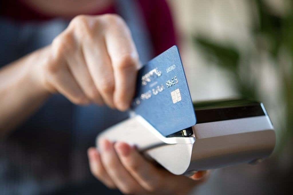 Cuál es el plan para evitar delitos con tarjetas de débito y crédito