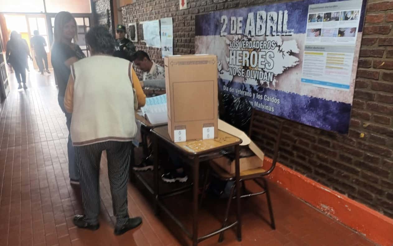 Comenzaron las elecciones a presidente con nubes y lluvia en toda la provincia de Santa Fe