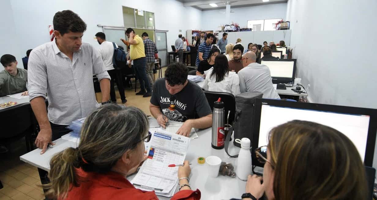 Sin inconvenientes se realizó en muy pocos días (del martes al jueves) el recuento final de los votos correspondientes a las elecciones nacionales generales. Créditos: Pablo Aguirre
