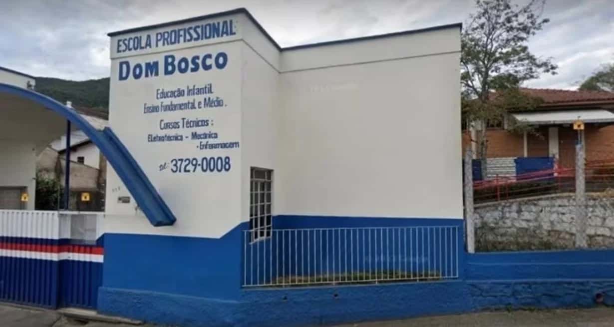 Esperó la salida para agredir a sus excompañeros de la Escuela Profesional Don Bosco.