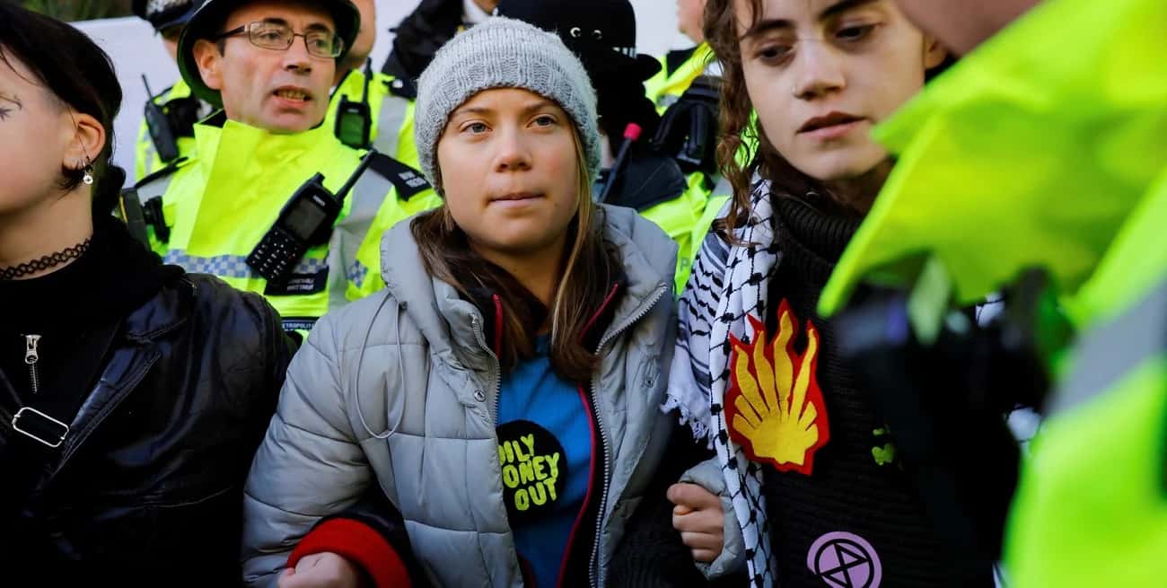 La joven sueca fue llevada por la policía británica. Crédito: Reuters.