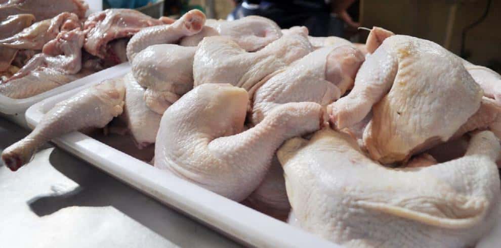 Estafaron en 45.000 pesos a un vendedor de pollos