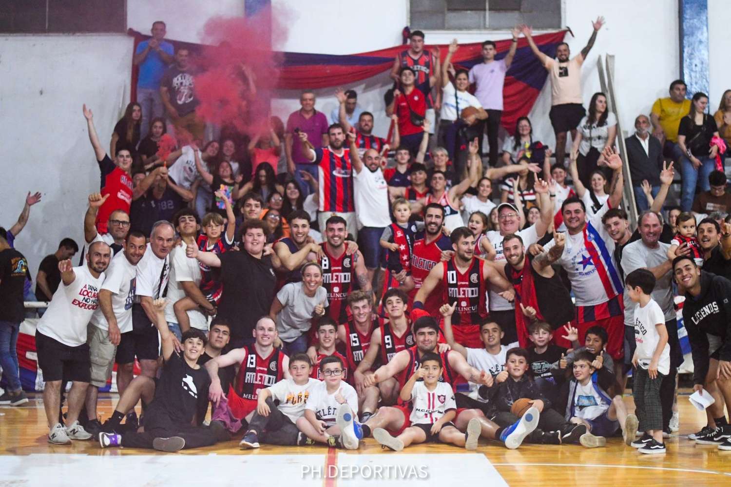 El "Rojo" festejó en Villa Cañás y se metió en semifinales. Foto: Lola Calace.