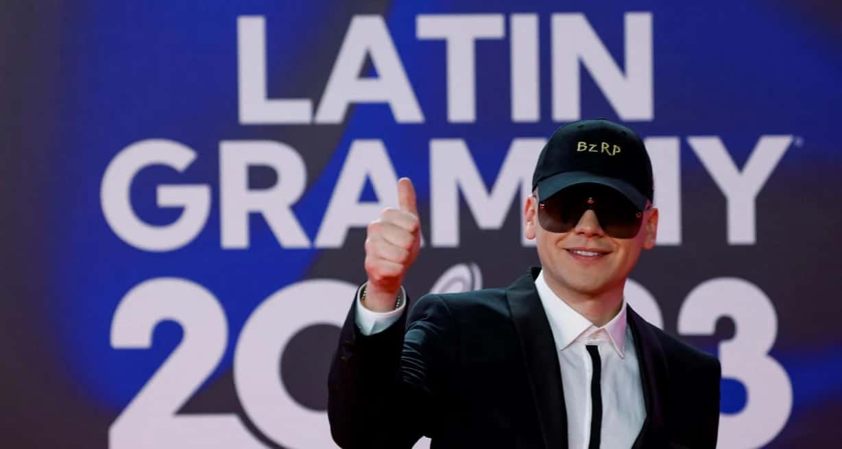 Bizarrap se convirtió en el primer argentino en recibir un Grammy Latino en la edición. Crédito: Reuters/Marcelo del Pozo