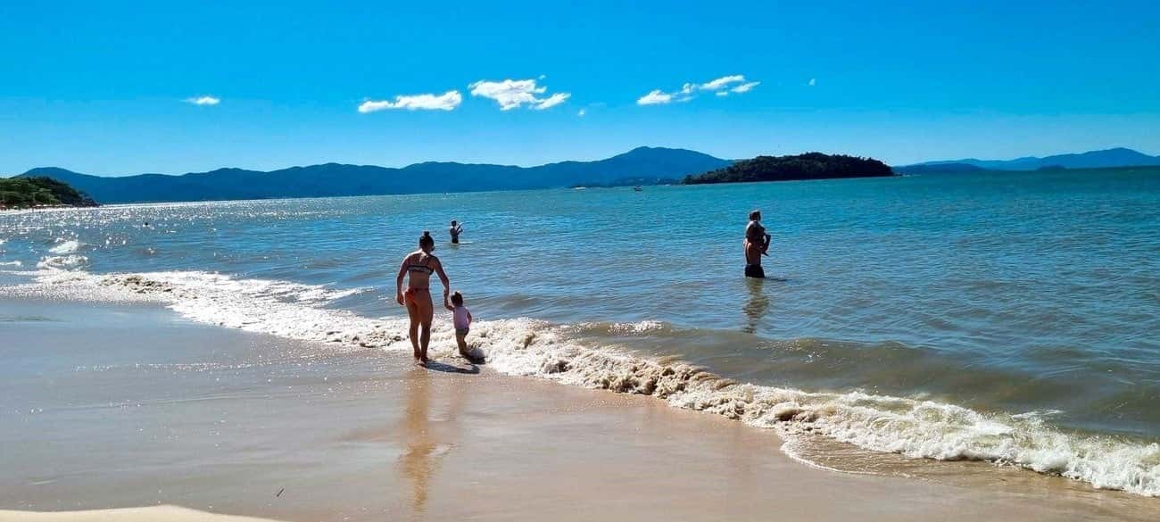En la previa de la temporada, las playas de Florianópolis están óptimas para el baño