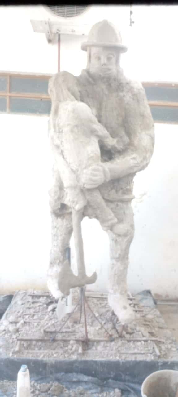 estatua bombero - 3