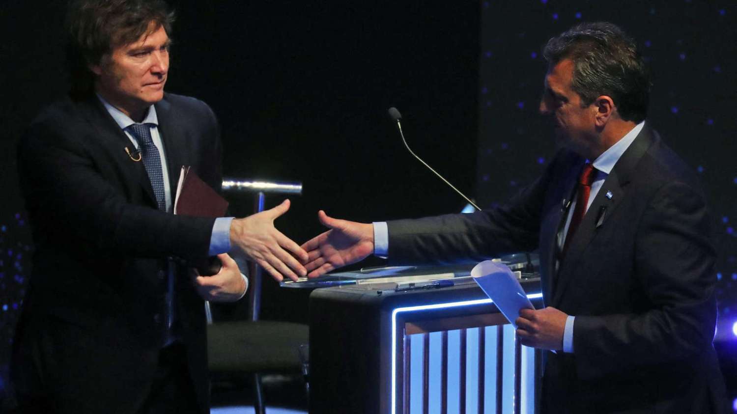 Massa y Milei cruzaron desafíos y fuertes imputaciones en el primer tramo del debate