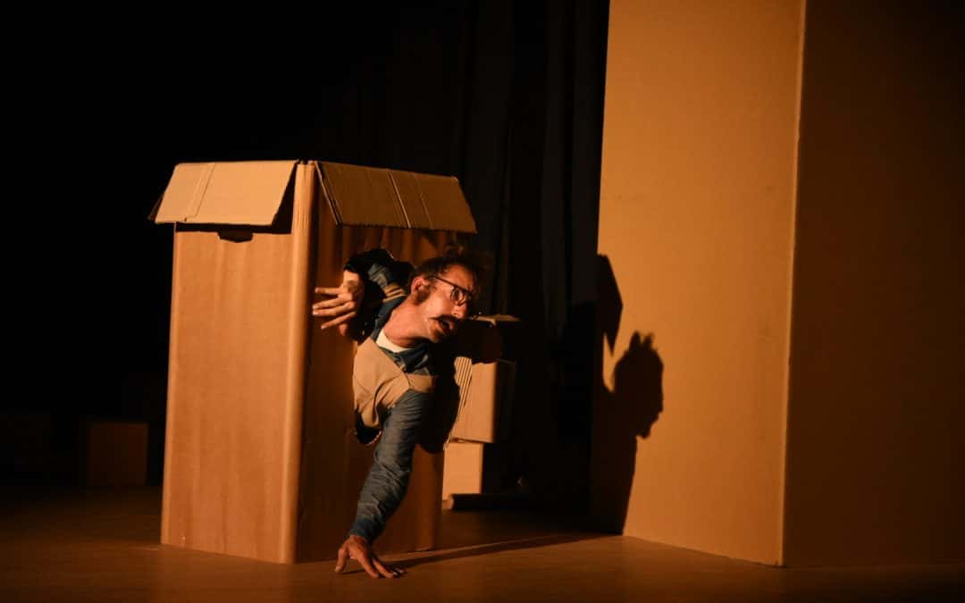 El unipersonal “Mi mundo imaginario de cartón" llega a Teatro Malandra