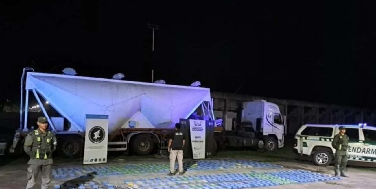 "Cemento blanco": llevaban 418 kilos de cocaína ocultos en un camión cisterna