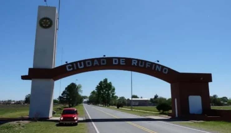 Prisión preventiva para dos jóvenes por el robo de un auto en Rufino