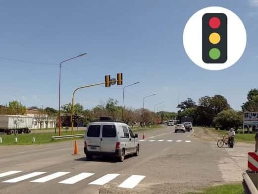 Nuevo semáforo sobre ruta 33, a la altura de Murphy