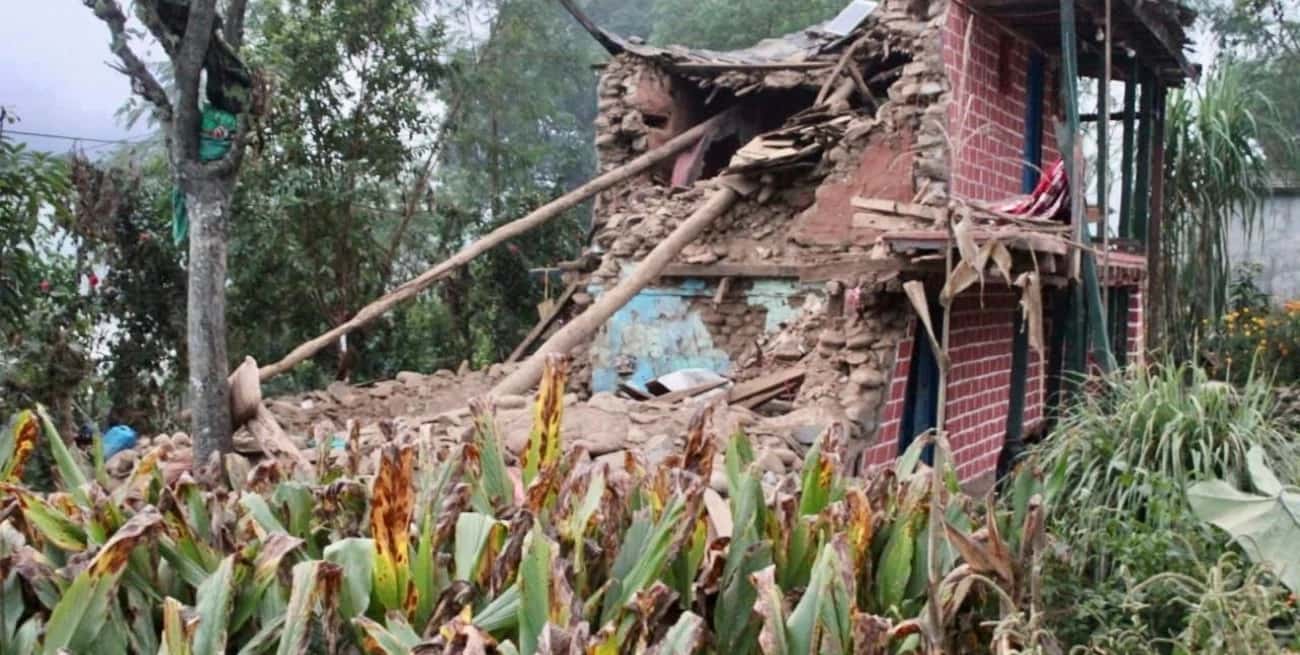 Tragedia en Nepal: sube a 130 la cifra de muertos por un sismo