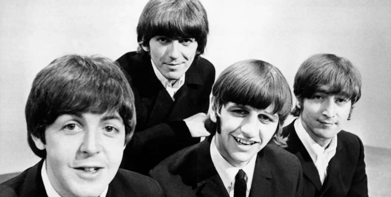 "Now and Then" presenta el sonido de los cuatro miembros de la banda, incluida la voz John Lennon y un solo de guitarra de George Harrison.