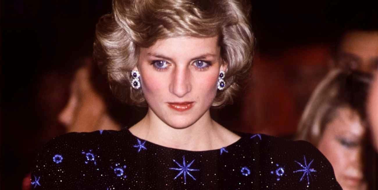 Diana lució el diseño durante una visita a Florencia con su esposo de aquel entonces, el príncipe Carlos.