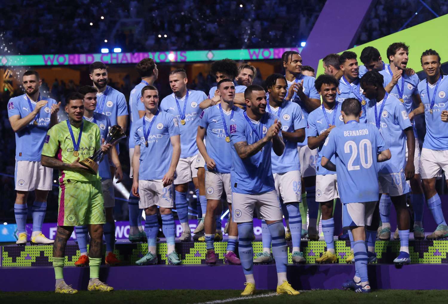 Con un doblete de Julián Álvarez, Manchester City es campeón