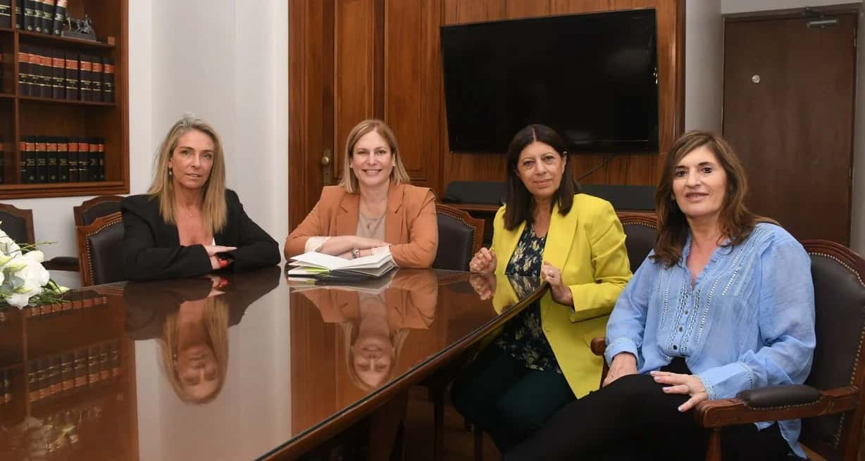 Mujeres de Unidos para Cambiar Santa Fe se reunieron con la vicegobernadora