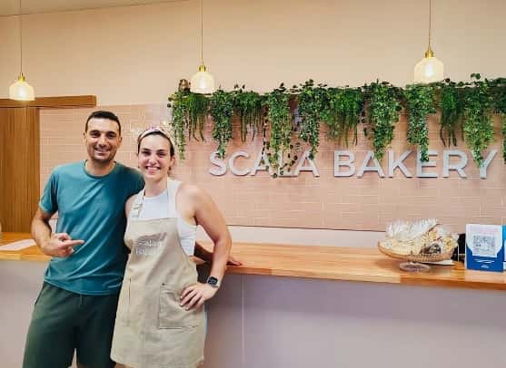 La hermana de Scaloni abrió su pastelería y recibió la visita del técnico argentino