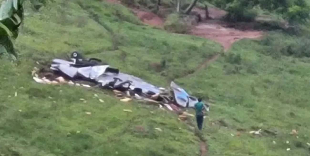 (Video) Brasil: un avión se partió en pleno vuelo y murieron siete personas