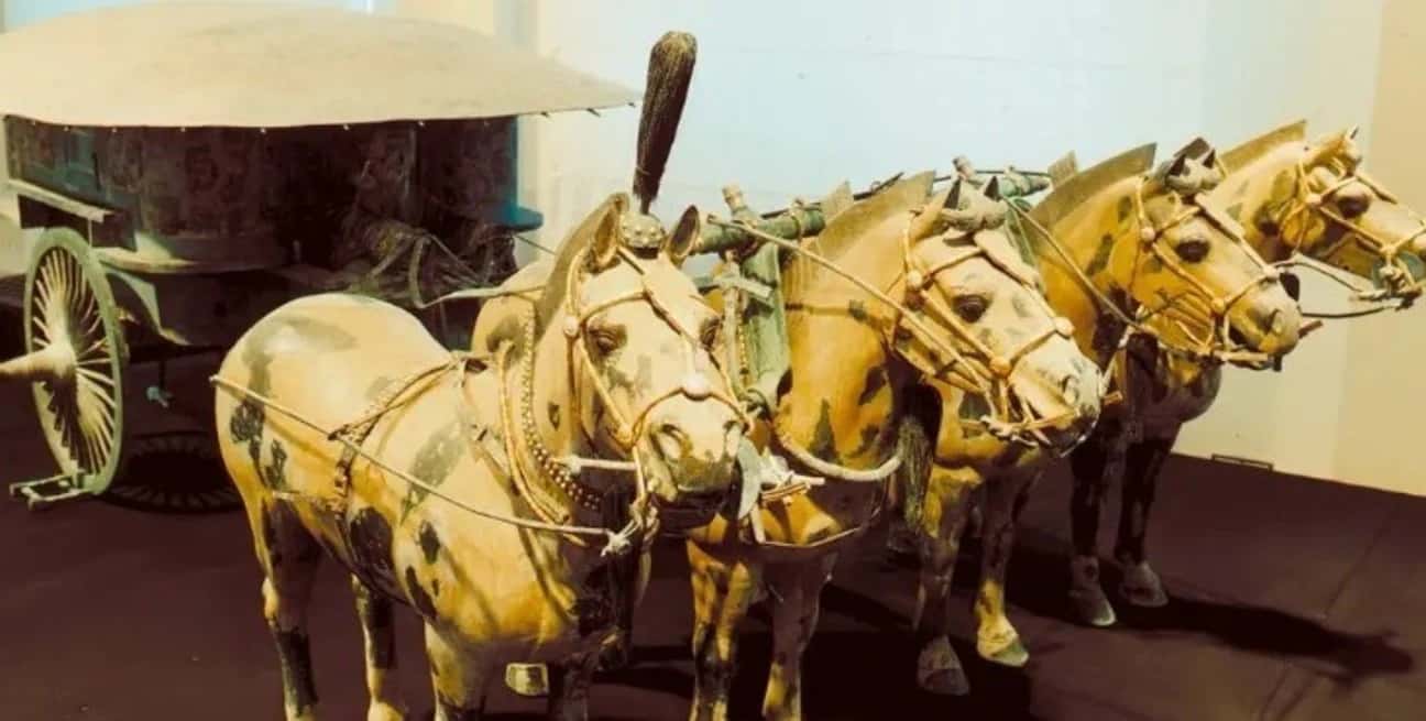 Recuperaron intacto un carruaje del primer emperador chino