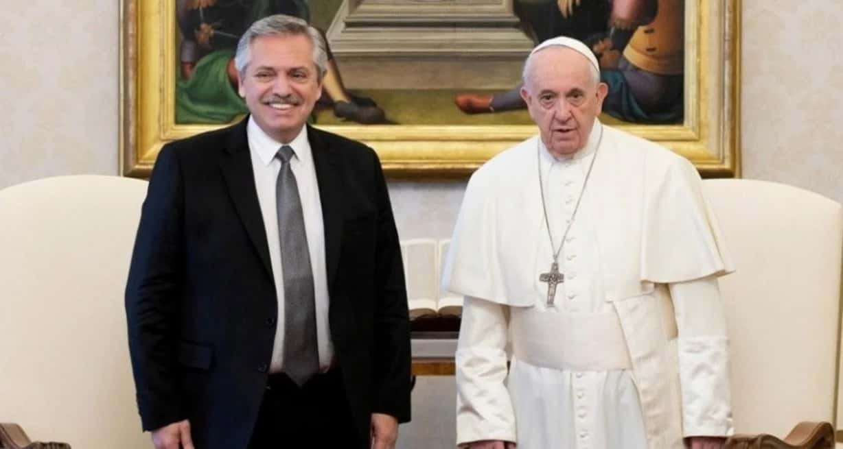 El Papa recibe a Alberto Fernández, en medio de la expectativa por la visita de Milei