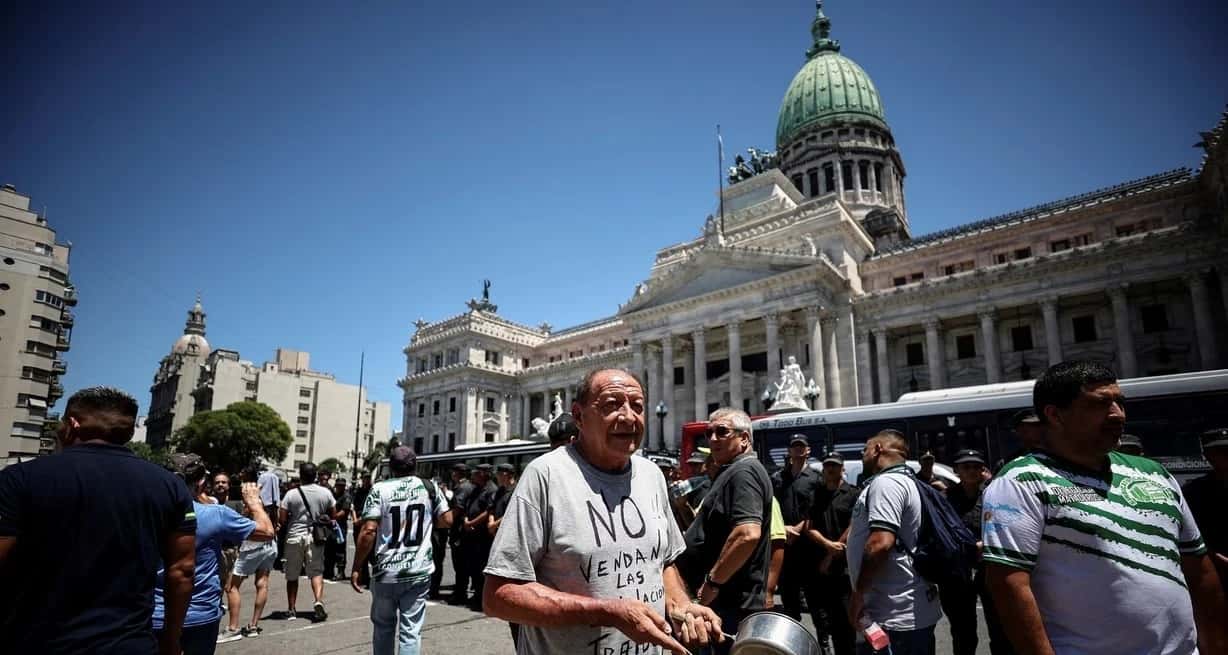 La Justicia aceptó una parte del reclamo de la CGT, que este miércoles realizó un paro nacional con movilización. Crédito: Reuters/Agustin Marcarian