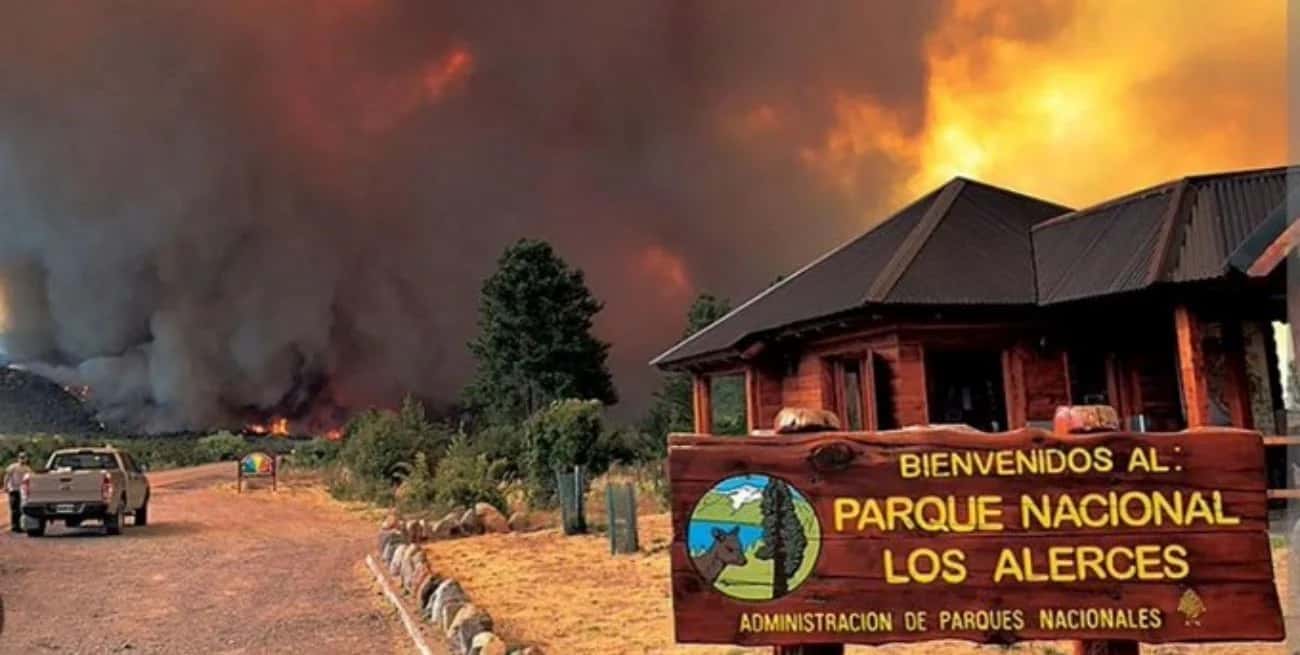 Parque Nacional Los Alerces: suman brigadistas para combatir el dramático incendio forestal