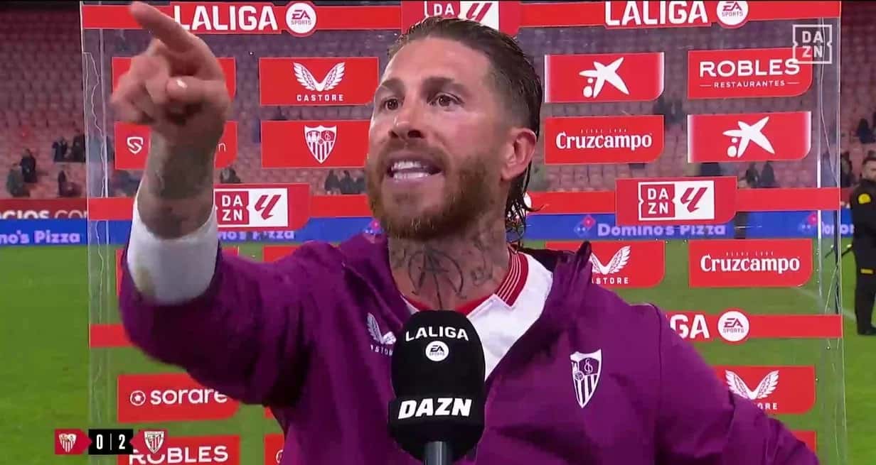 Sergio Ramos se calentó con un aficionado en plena entrevista.