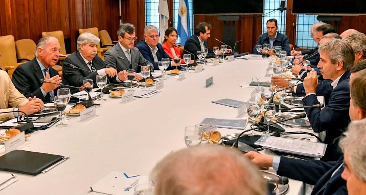 Un almuerzo que la UIA compartió con el ministro Luis Caputo.
