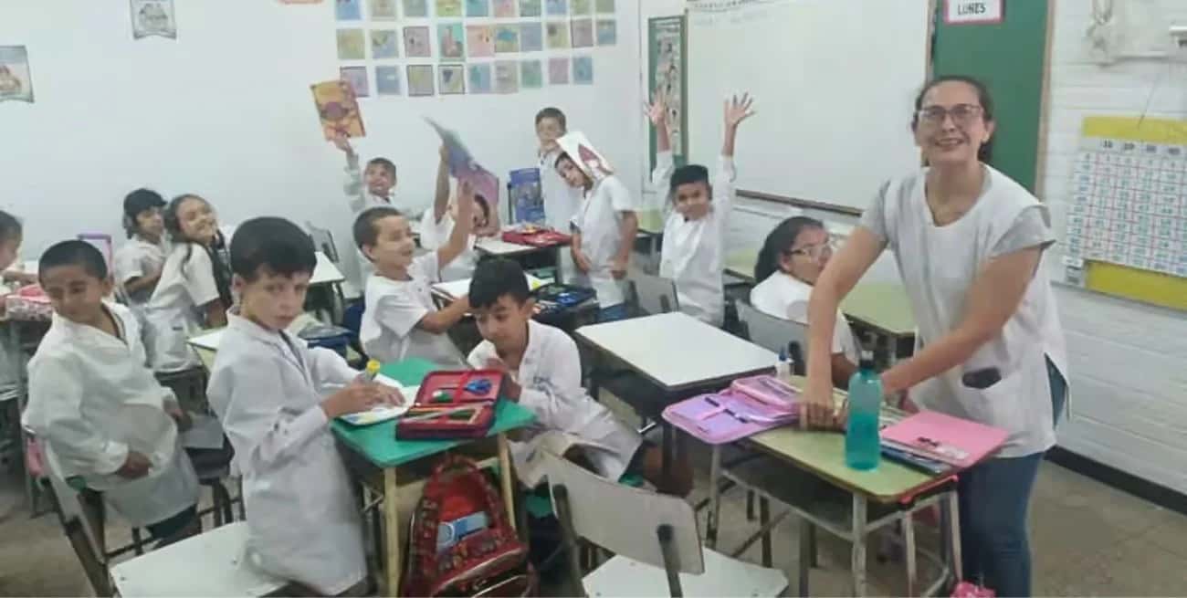 Reconquista: una maestra desafió el paro y dio clases con el aula llena