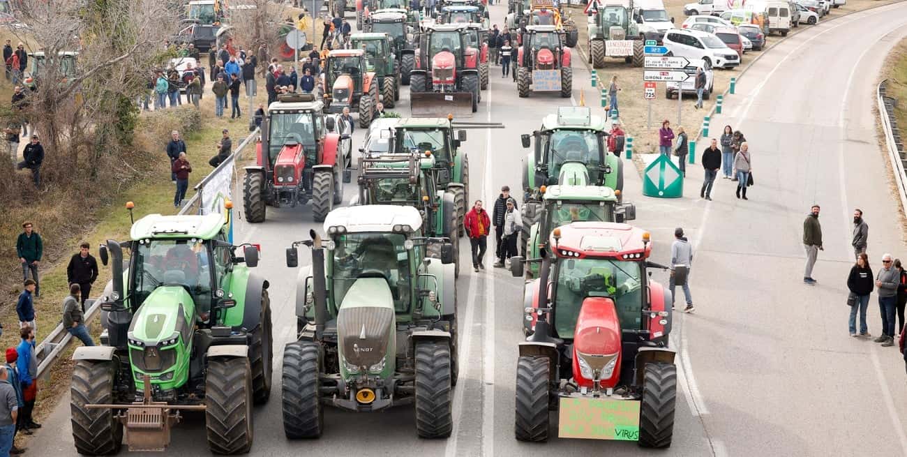 España se suma a las protestas y moviliza los tractores para bloquear rutas. Crédito: Reuters