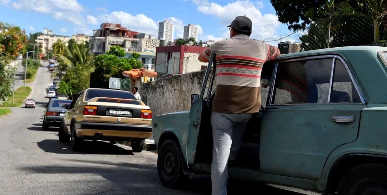 El ajuste llegó a Cuba: aumento del 500% en combustibles