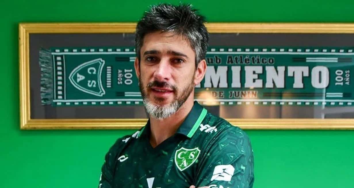 Tras su salida de Newell’s a fines del año pasado, el futbolista llegó a Sarmiento, tras haber coqueteado con el retiro en diciembre.
